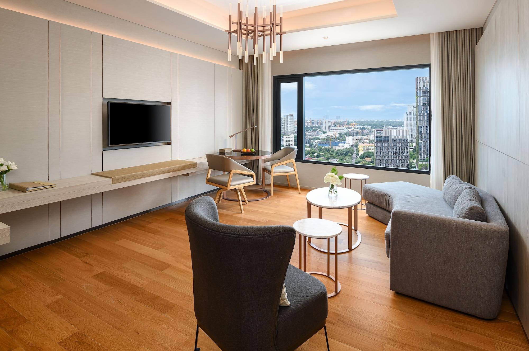 ホテル ニッコー バンコク - SHA Extra Plus Certified バンコク都 エクステリア 写真 Living room of a suite